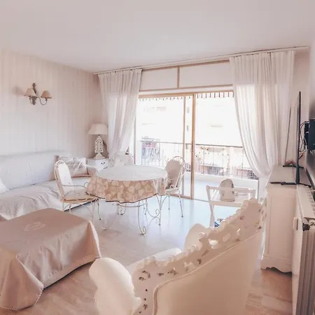 Casa Dalla Longa דירה מנטון